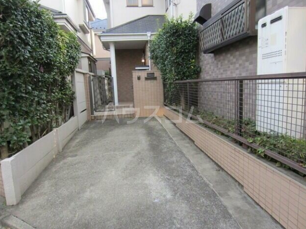 16/23 駐車場