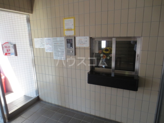 26/28 エントランス