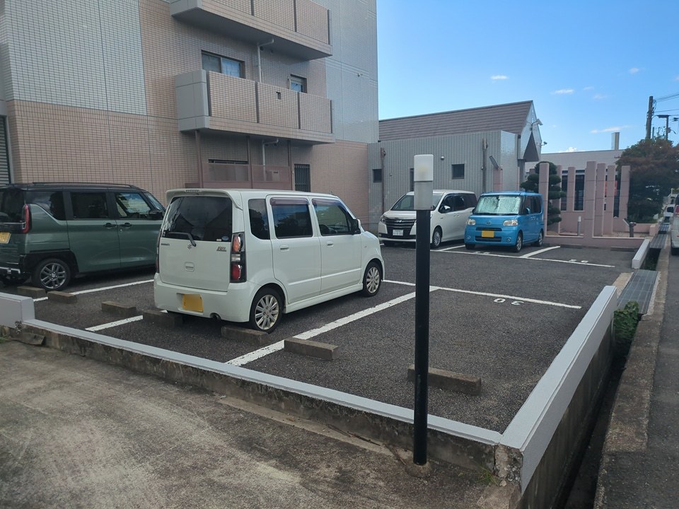20/27 駐車場