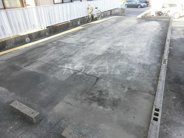 17/18 駐車場
