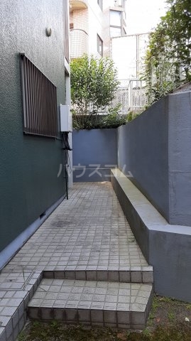 14/16 エントランス