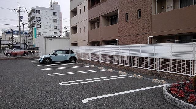 18/26 駐車場