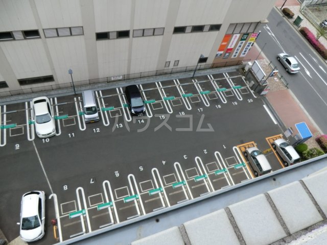 21/26 駐車場
