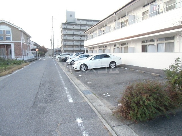 22/26 駐車場