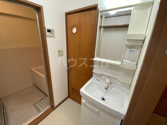 14/30 洗面