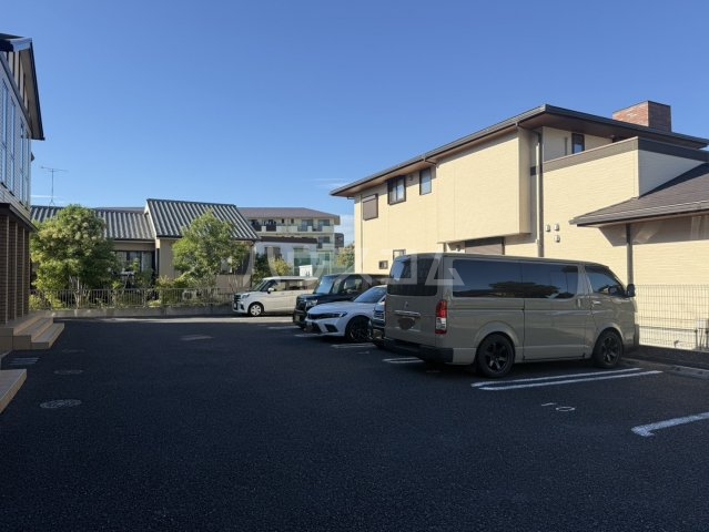 28/30 駐車場