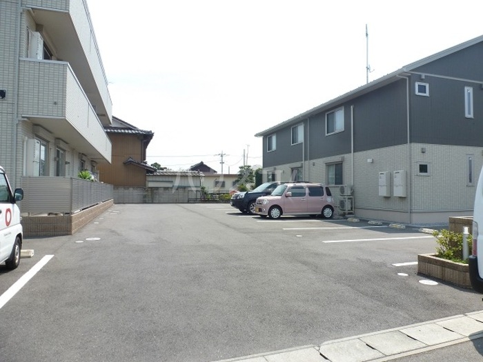 20/27 駐車場