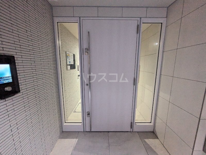 18/22 エントランス