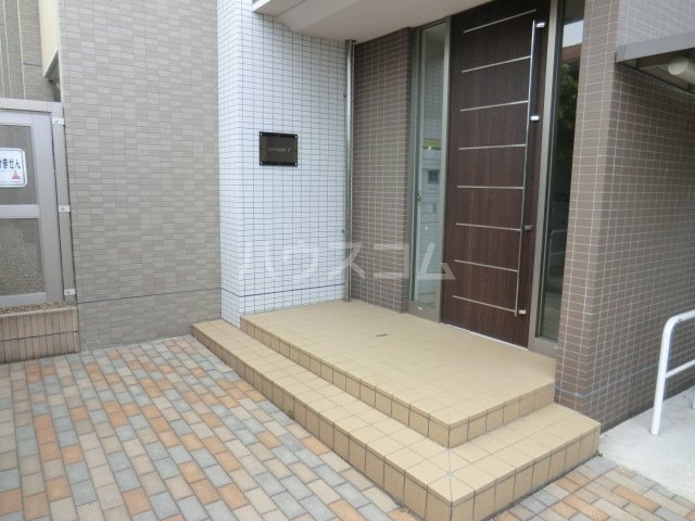 22/30 エントランス