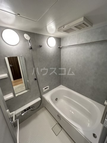 13/30 浴室
