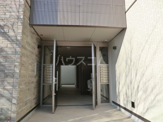 18/24 エントランス