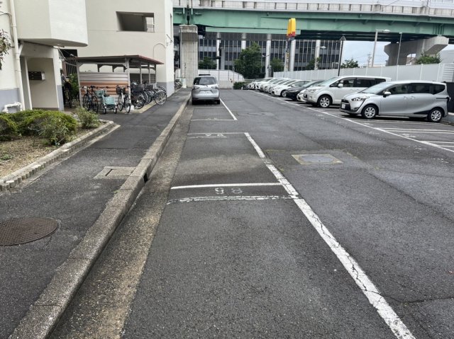 15/23 駐車場