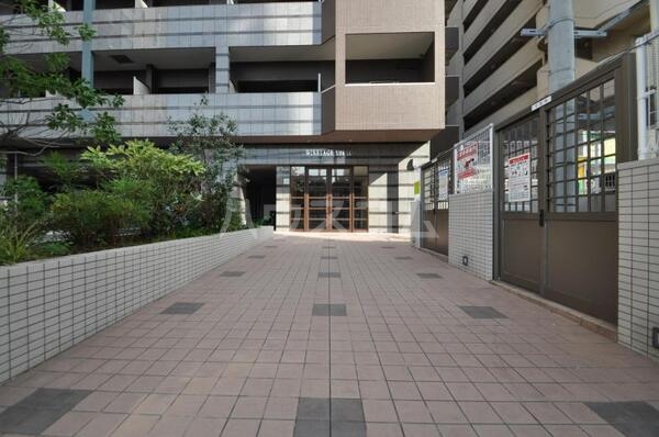 15/21 エントランス