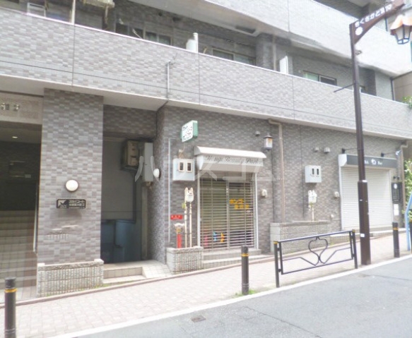 20/22 エントランス