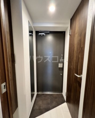16/30 玄関