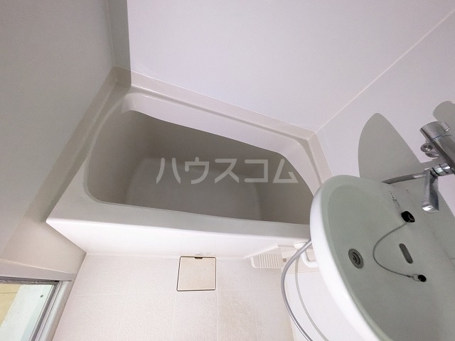 13/30 浴室