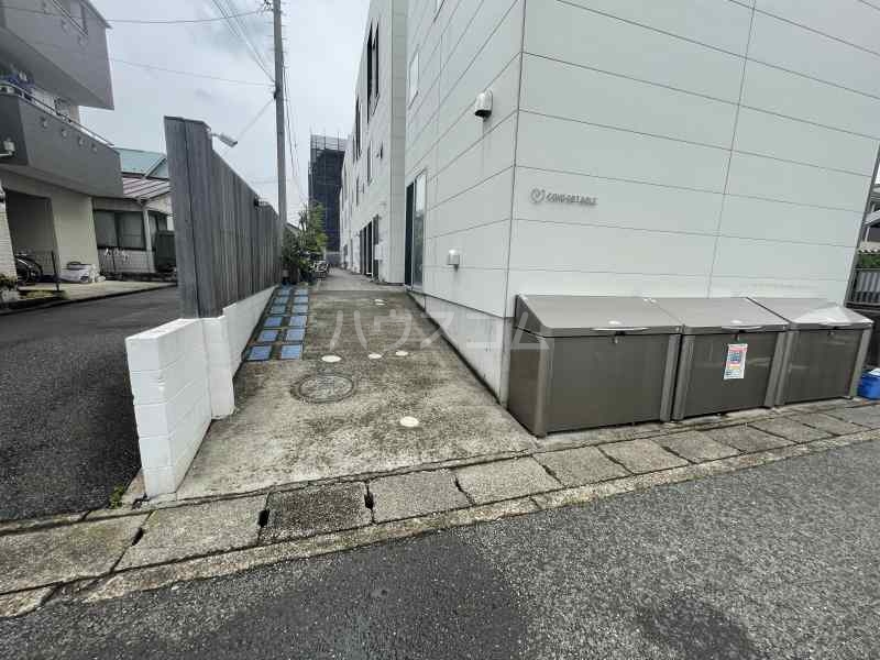 3/6 エントランス