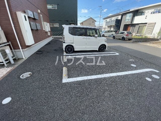 18/21 駐車場