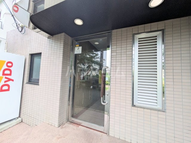 21/27 エントランス
