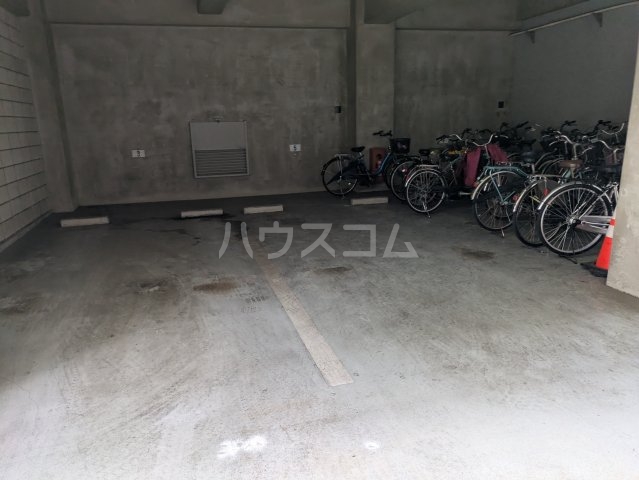 19/28 駐車場