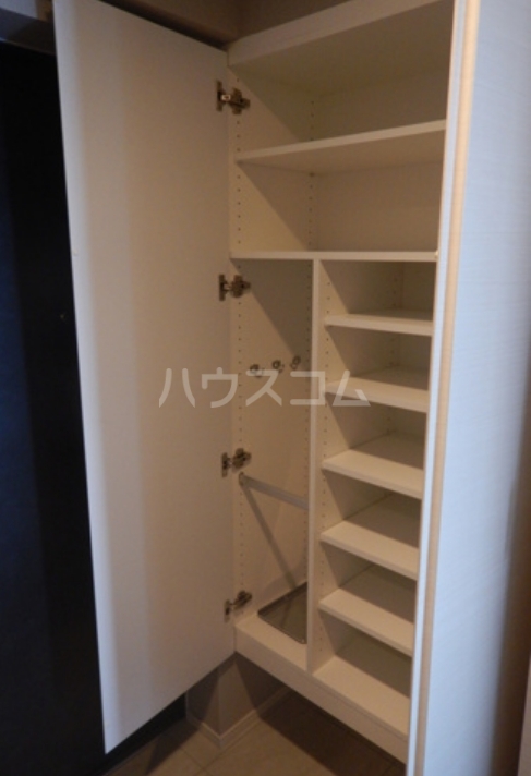 13/30 収納