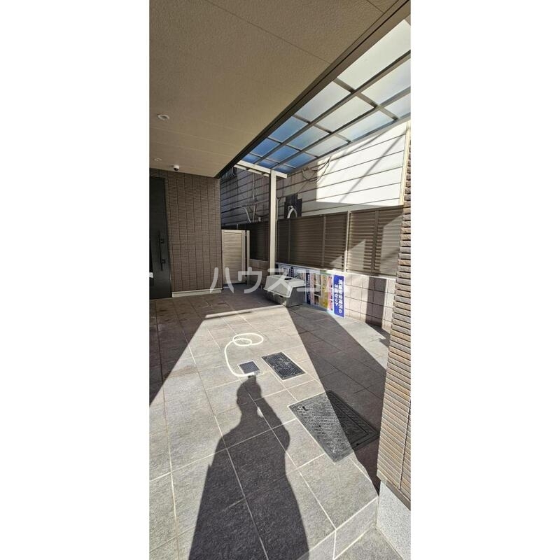 3/7 エントランス