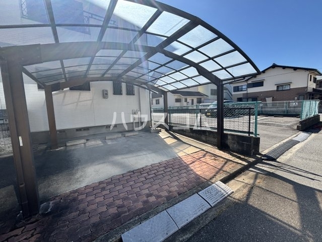 2/3 駐車場