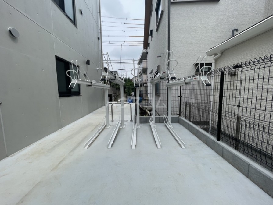 18/28 駐車場