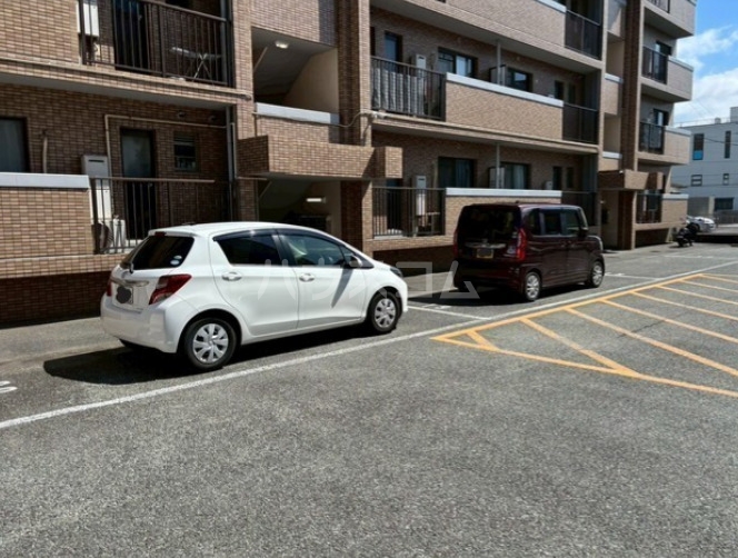 17/18 駐車場
