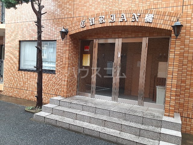 16/25 エントランス