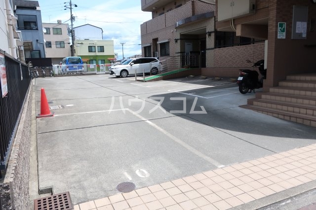 26/29 駐車場
