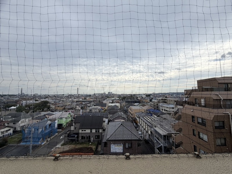 27/30 エントランス