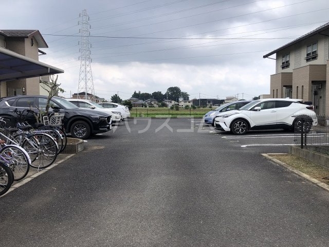 2/4 駐車場