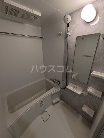 13/30 浴室