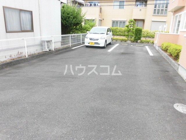 26/27 駐車場