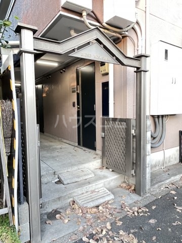 17/23 エントランス