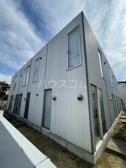 21/22 エントランス