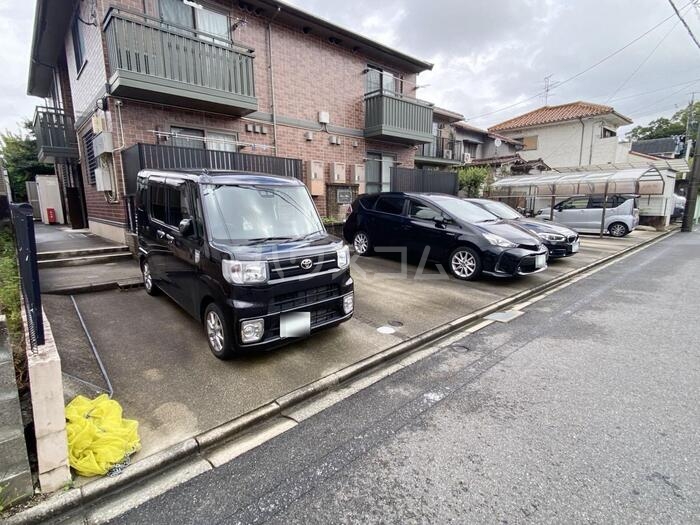21/26 駐車場