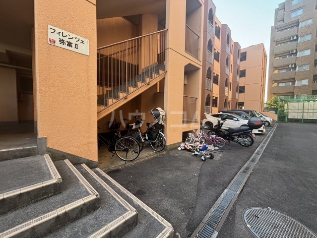 20/28 駐車場