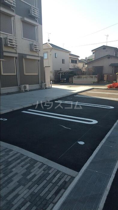 23/30 駐車場