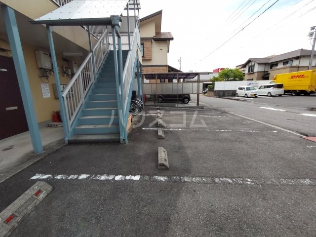 23/30 駐車場