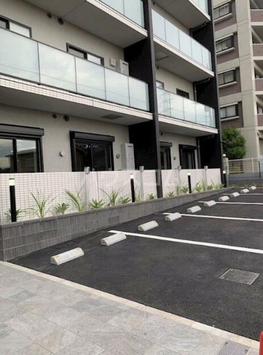 15/18 駐車場