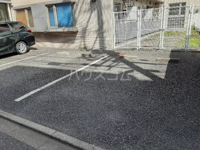 20/28 駐車場