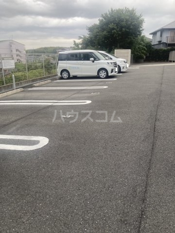 28/30 駐車場