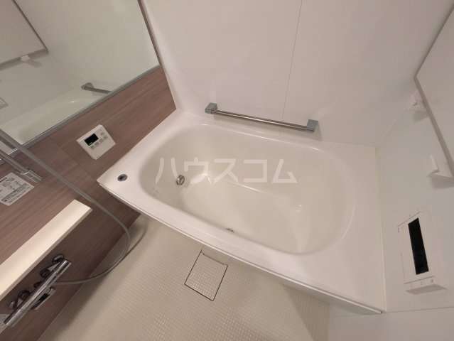 21/30 浴室