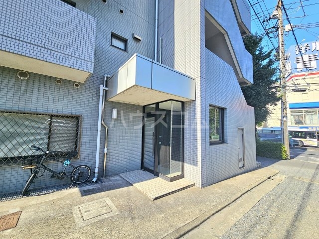 21/29 エントランス
