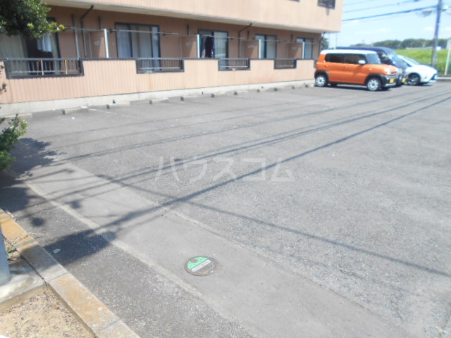 22/27 駐車場