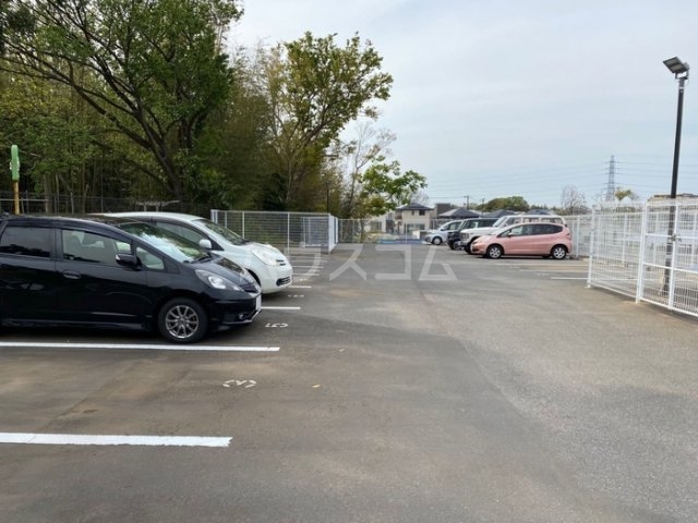 19/28 駐車場