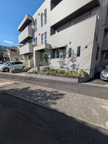 21/30 エントランス