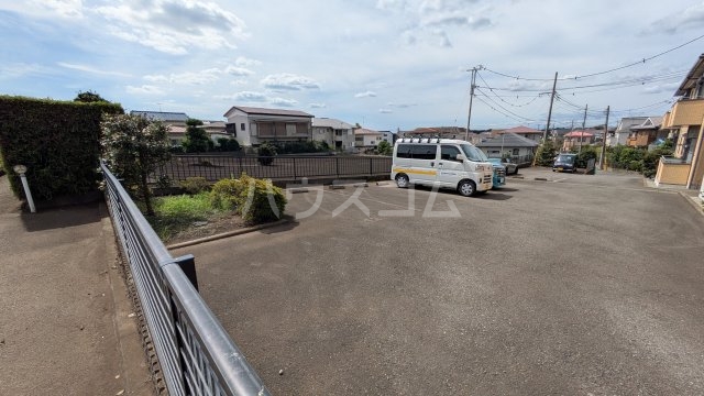 28/30 駐車場
